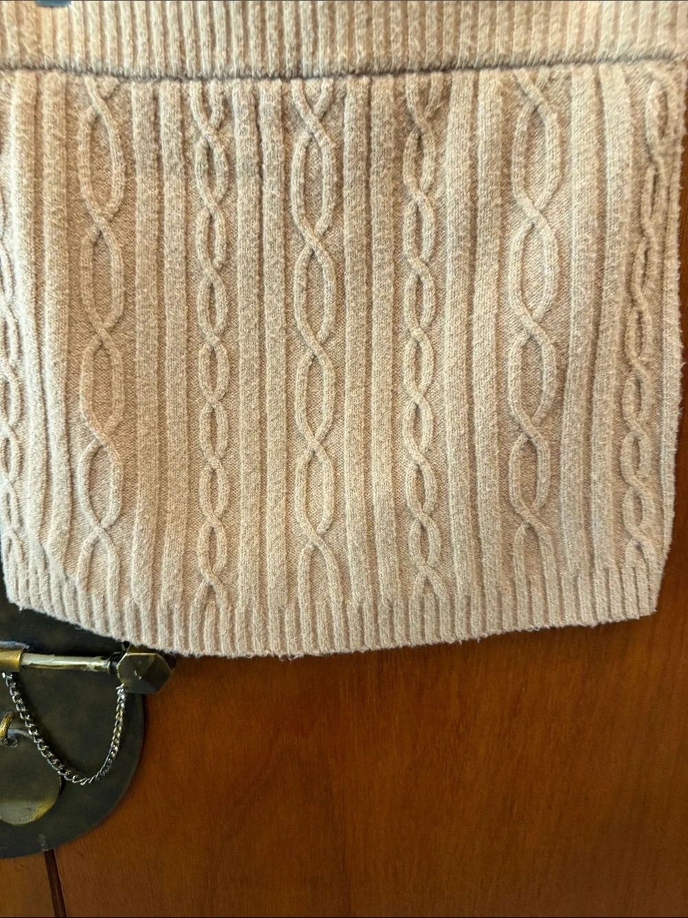 ALO Yoga Cashmere Cable Knit Mini Skirt in Toasted Almond Sz Small